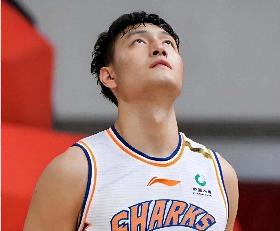 球员状态不稳定，精神抖擞期待下一场比赛