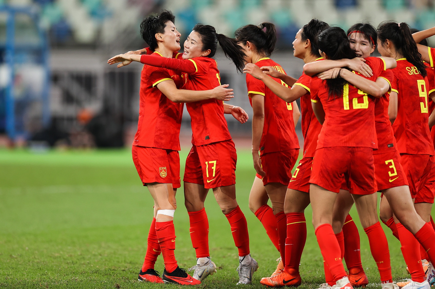 体育赛事焦点：女足比赛中的激烈对抗！的简单介绍